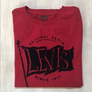 Youth Boys Levi’s red T shirt size L